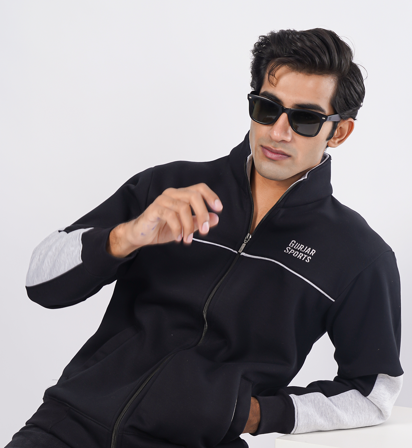 ROYAL Full-Zip Sweatshirts - Black