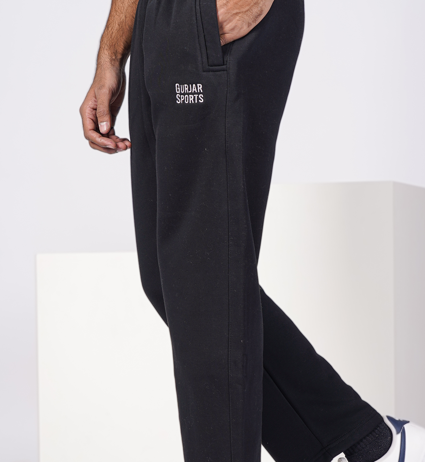 CozyCrest Lower - Black